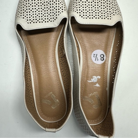 REPORT Flats Shoes Bone Laser Cutout Size 8.5 Loafers Pointy Toe Witchy Casual - Picture 10 of 11
